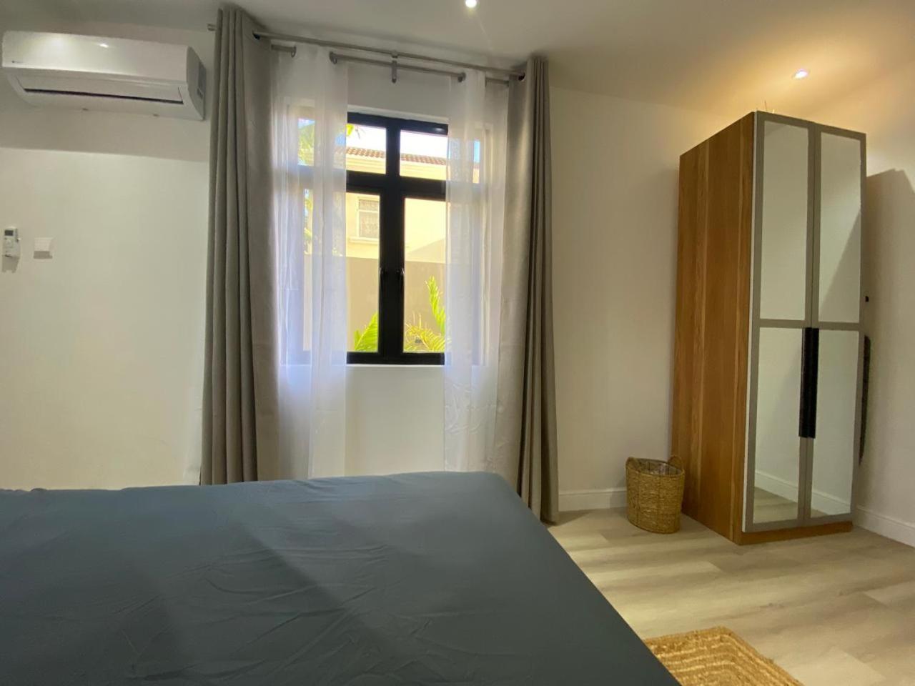 Luxury Retreat At Aqua Breeze Apartment, Flic En Flac Bagian luar foto