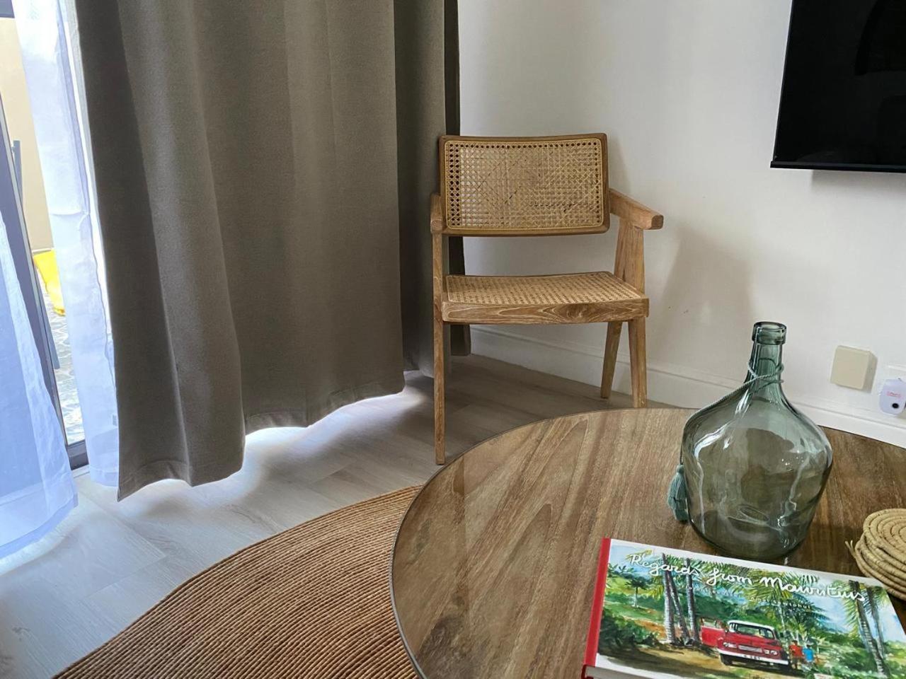 Luxury Retreat At Aqua Breeze Apartment, Flic En Flac Bagian luar foto