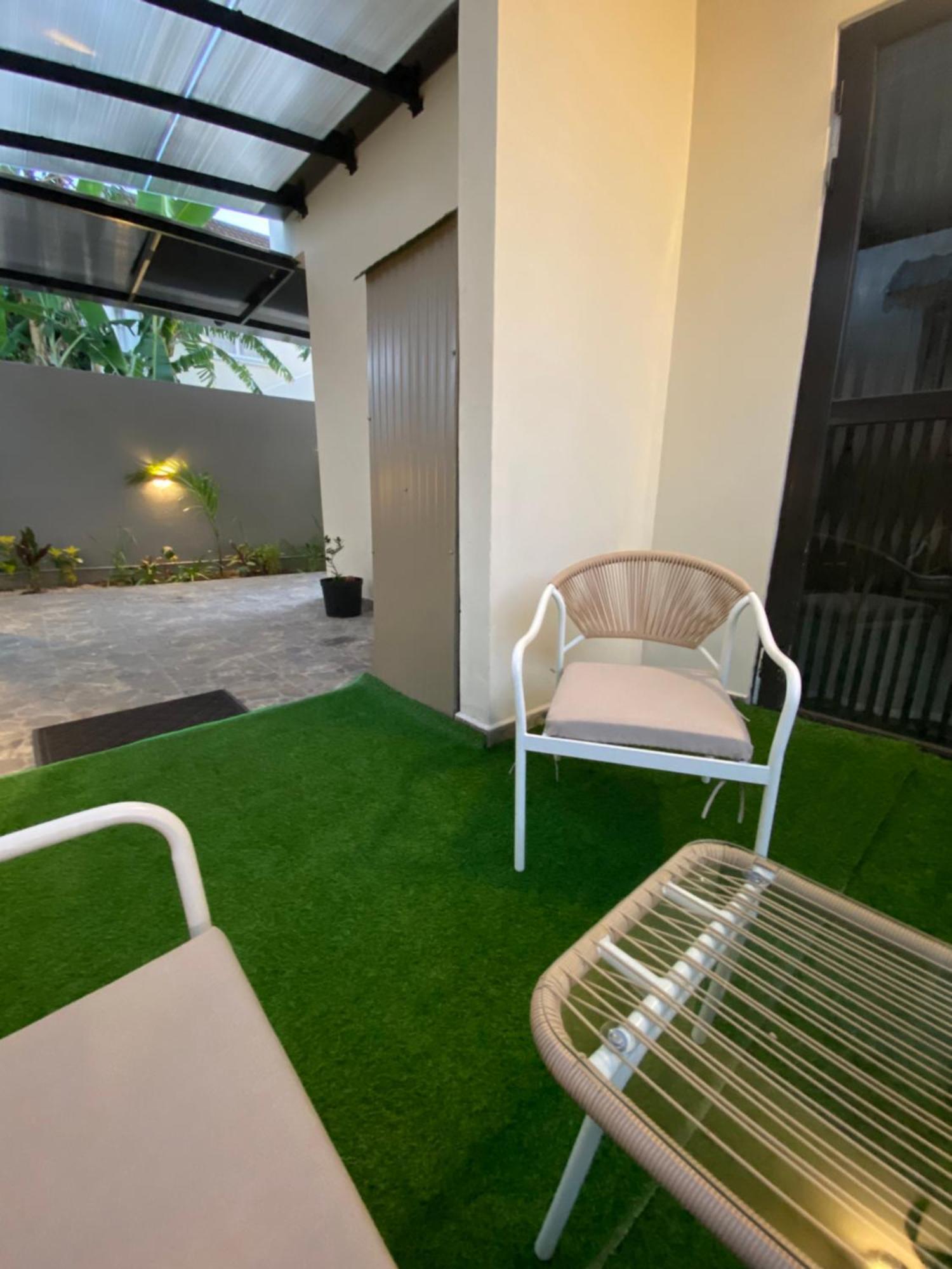 Luxury Retreat At Aqua Breeze Apartment, Flic En Flac Bagian luar foto