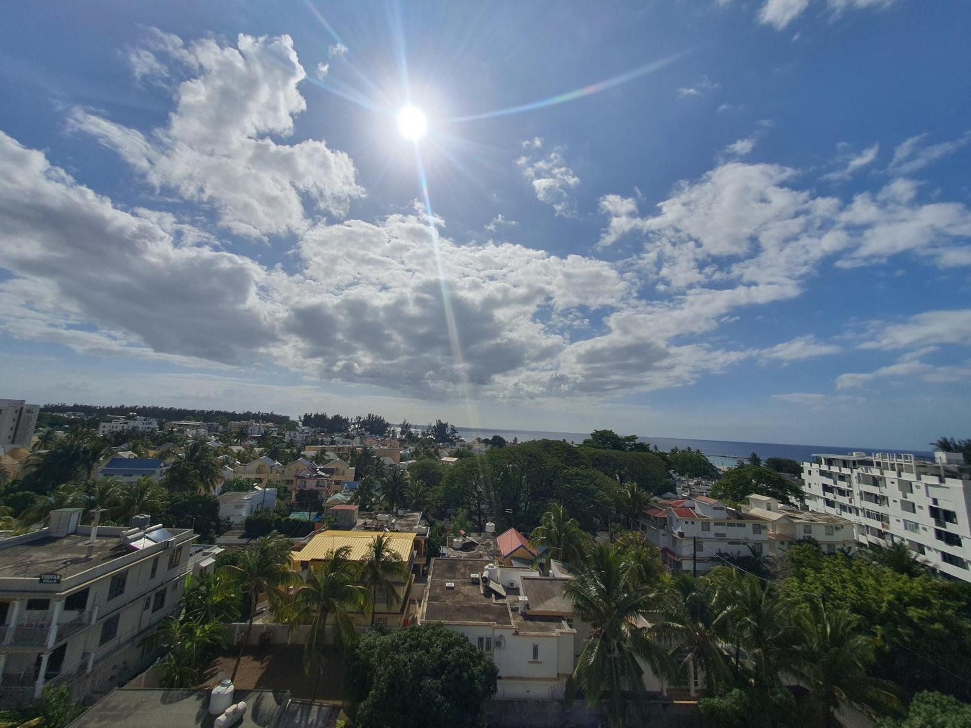 Luxury Retreat At Aqua Breeze Apartment, Flic En Flac Bagian luar foto
